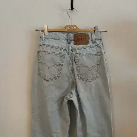 Vintage Levi's 512 Slim Fit Tapered Leg Light Wash Jeans